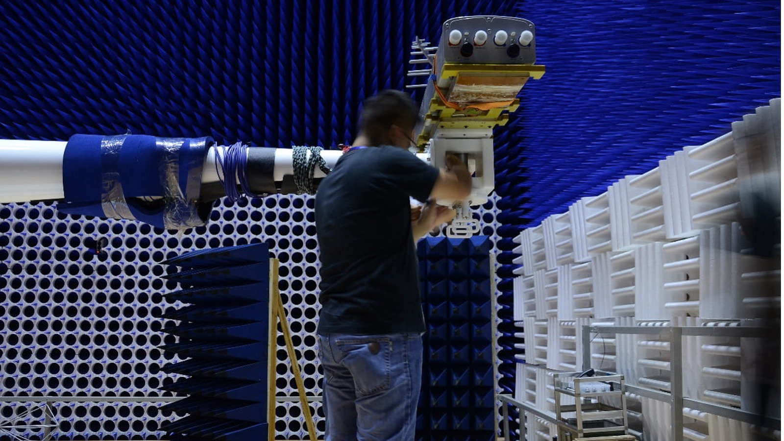 Antenna engineering and measurement