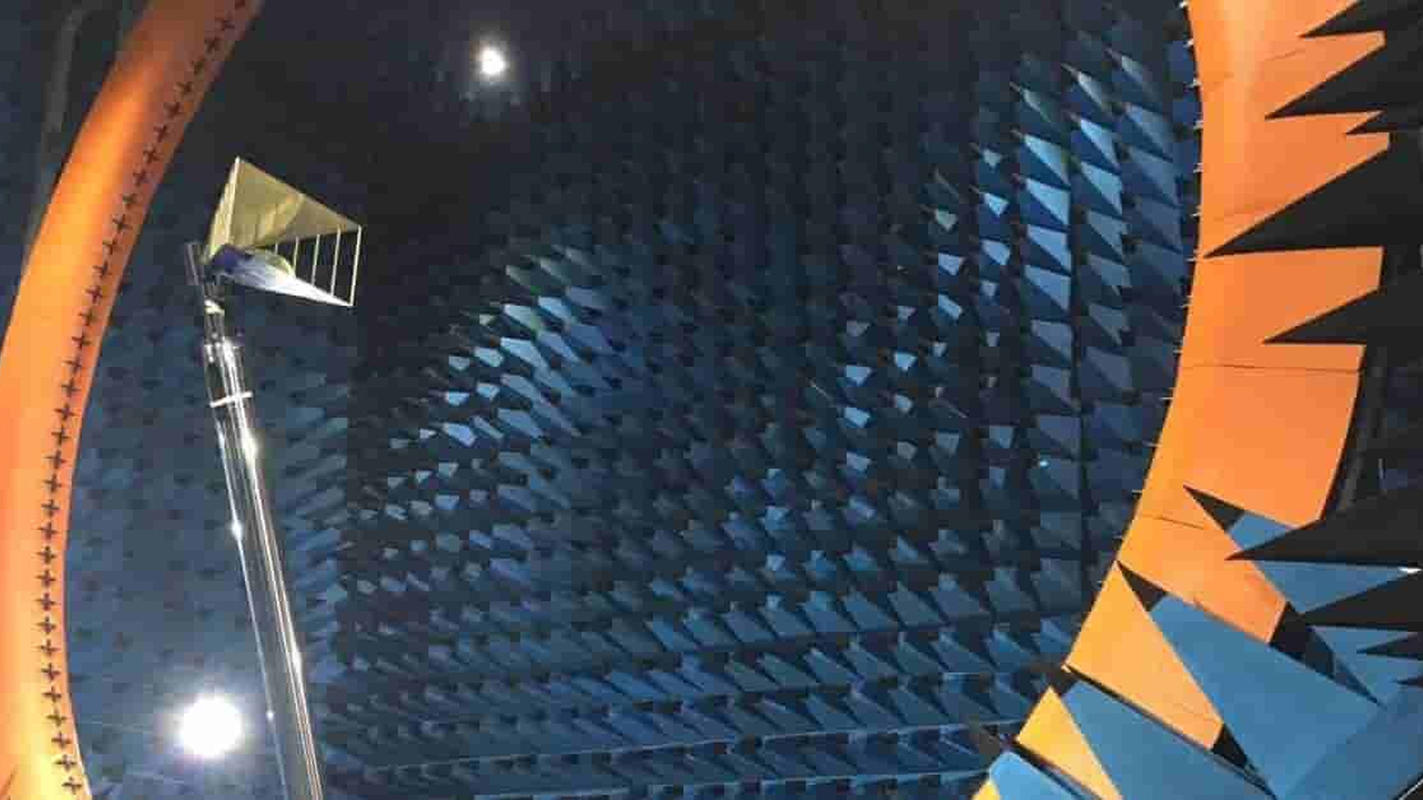 Antenna testing in an anechoic chamber
